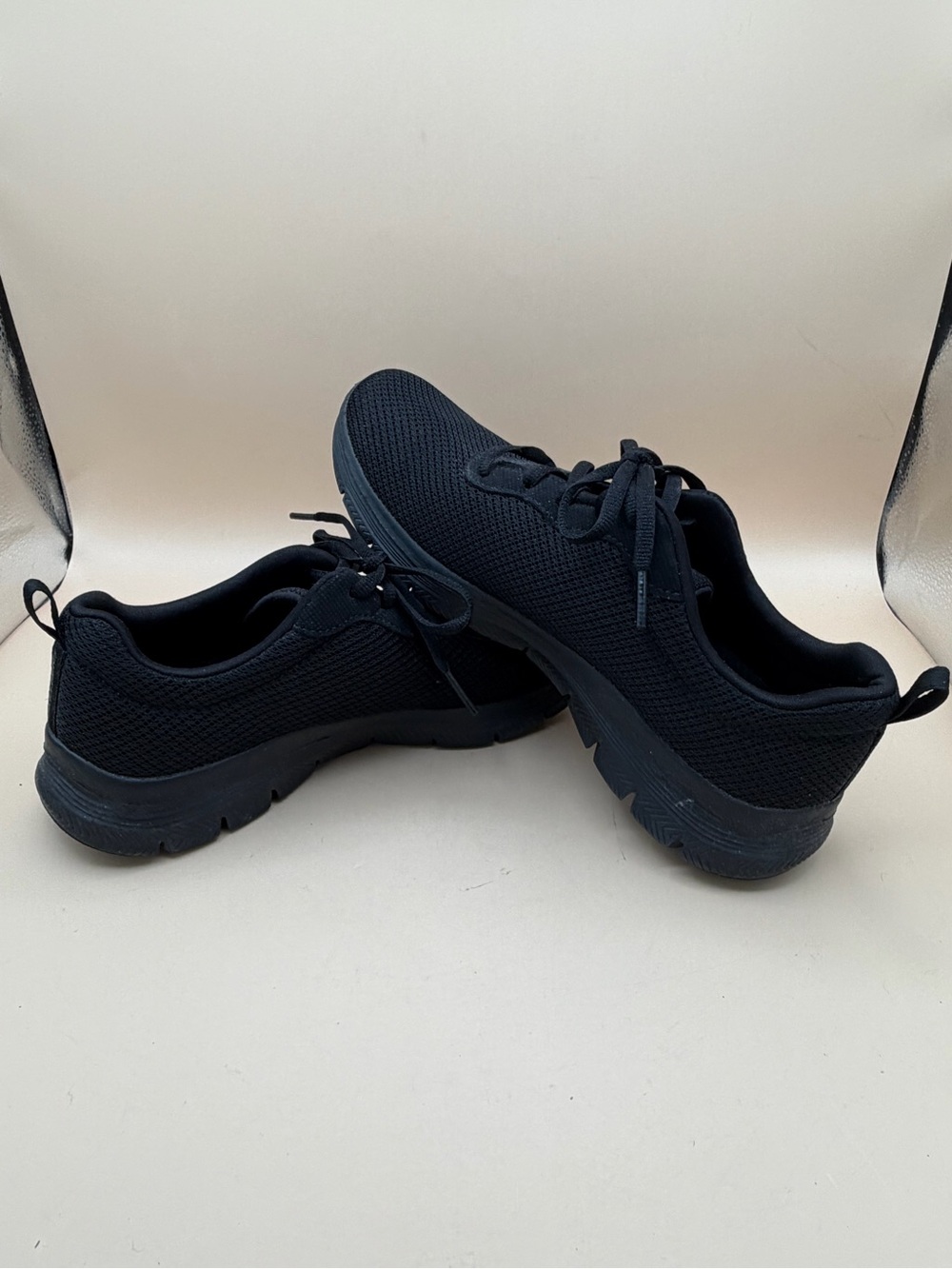 Skechers Women’s Size 8 Black Lace-Up Athletic Sneakers - Picture 4 of 7